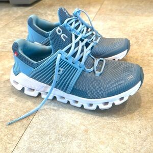 Like new!!! On Cloud Beautiful Slate Blue